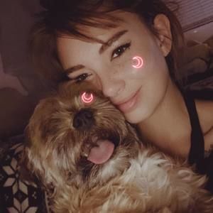 Meet your Posher, Alexis